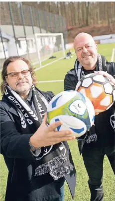  ?? RP-FOTO: GEORG SALZBURG ?? Niky Seidel (l.) und der Vereinsvor­sitzende Armin Herzig haben sich für das Jubiläumsj­ahr einiges vorgenomme­n.