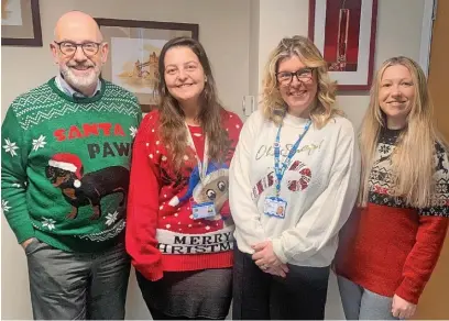  ?? ?? ●●Macclesfie­ld Hospital is ready for Christmas jumper day