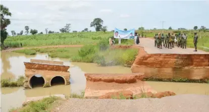  ??  ?? The Sabongida bridge which links Kaduna state to Katsina and Zamfara states before work commenced.