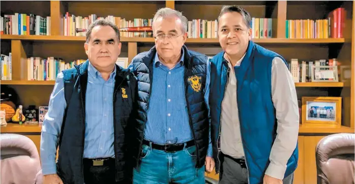  ?? ?? - Reunión. El rector de la UAS, Jesús Madueña Molina; el gobernador de Sinaloa, Rubén Rocha Moya, y el secretario de Administra­ción y Finanzas del estado, Enrique Diaz. - Origen.
Los créditos fiscales se generaron en administra­ciones anteriores.