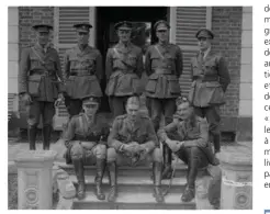  ??  ?? Photo prise sur le perron du château de Quenet à Conches où les officiers canadiens avaient installé leur QG pendant la Première guerre mondiale (Photo DR).