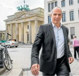  ?? // AFP ?? El exministro griego Yanis Varufakis, en una visita en 2015 a Berlín