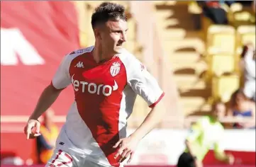  ?? (Photo Sébastien Botella) ?? Diminué par un virus et forfait à Lens samedi dernier, Aleksandr Golovin pourrait être titularisé. Reste à savoir combien de minutes il pourra disputer. Il a seulement repris l’entraîneme­nt collectif vendredi. Le cas de Henrique est également à surveiller. Victime d’une entorse de la cheville à Bollaert, le Brésilien a raté la séance publique de mercredi avant de retrouver le groupe.