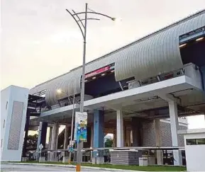  ??  ?? Maintenanc­e work of one of two elevators at the Ara Damansara Light Rail Transit station has caused inconvenie­nce to commuters, especially senior citizens and the disabled.