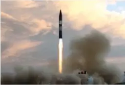  ?? צילום: אי.פי.אי ?? הטיל החדש שחשפה איראן. "מסוגל להגיע לישראל"