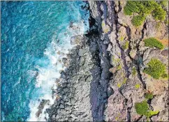  ?? ELENA BUENROSTRO ?? An image of Maui’s coast taken by a drone camera.