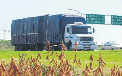  ?? Archivo ?? El transporte de cargas también soporta una alta presión impositiva