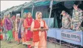  ?? PTI ?? People at an awareness campaign on Covid-19, organised by Army at Ratnuchak area in Jammu on Saturday.