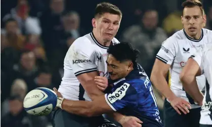  ?? Photograph: Romain Perrocheau/AFP/Getty Images ?? Owen Farrell in action in Saracens’ defeat by Bordeaux in the Champions Cup.