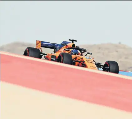  ?? FOTO: GETTY ?? Fernando Alonso se mostró contento por la constante mejora de su McLaren en el GP de Bahrein, donde quiere estar en la Q3