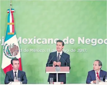  ??  ?? En una reunión con el Consejo Mexicano de Negocios, el presidente Enrique Peña Nieto aseguró que las pequeñas y medianas empresas han encontrado en el país un terreno fértil para crecer.