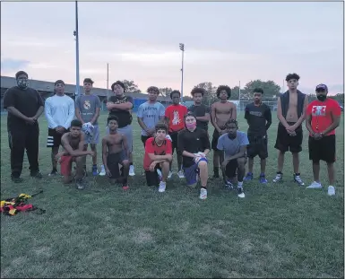  ?? ZACHARY SRNIS — THE MORNING JOURNAL ?? Hard At Work Boys pose for a team shot on Sept. 2