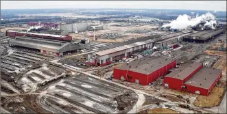  ?? TY GREENLEES / STAFF ?? AK Steel’s Middletown Works covers more than 2,700 acres in the city to operate coke ovens, a blast furnace, hot strip mill and more than a dozen other steel production related processes.