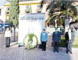  ?? CORTESÍA/C. SOCIAL ?? A la imagen de “El Generalísi­mo” se le colocó una ofrenda floral y se le montó una guardia de honor que encabezó el Alcalde.