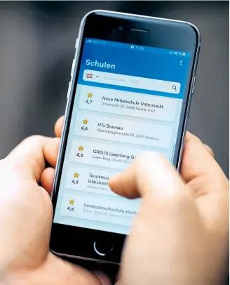  ??  ?? In der App werden Lehrer anonym bewertet. Anders wäre es gar nicht möglich.