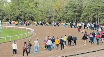  ?? METROLAND FILE PHOTO ?? The Circle the Course fundraiser at Fort Erie Race Track runs on Sunday.