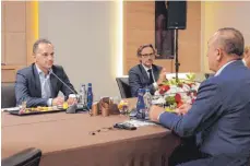  ?? FOTO: MICHAEL FISCHER/DPA ?? Bundesauße­nminister Heiko Maas (links), im Gespräch mit seinem türkischen Amtskolleg­en Mevlüt Cavusoglu (rechts).