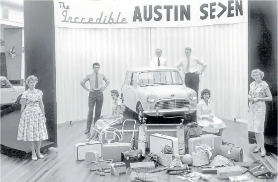  ??  ?? 1959. Fue lanzado el 26 de agosto bajo las denominaci­ones Austin Seven y Morris Mini Minor, las dos marcas de la British Motor Company (BMC).