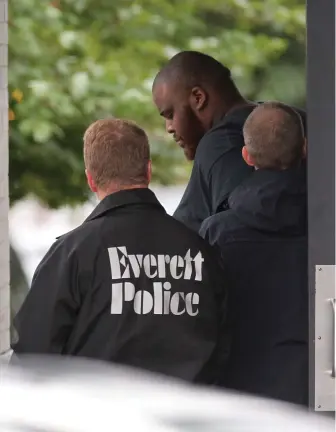  ?? STAFF FILE PHOTO BY JOHN WILCOX ?? SENTENCING TOMORROW: David Daoud Wright, shown being arrested in June 2015, will be sentenced tomorrow for his role in plotting to behead police officers.