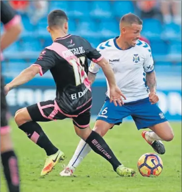  ??  ?? COSTUMBRE. El año pasado, el Tenerife fue fiel a la historia y derrotó al Rayo Vallecano por 3-2.