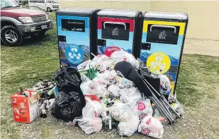  ?? PHOTO: SUPPLIED ?? Too much . . . Rubbish that cannot fit into the new BigBelly bins at the Lowburn freedom camping site near Cromwell is piled up around them.