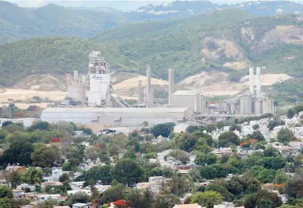  ??  ?? La empresa informa que este año la cifra mensual de ventas cayó por debajo del millón de sacos.