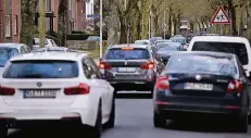  ?? RP-FOTO: MARKUS VAN OFFERN ?? An den Engstellen steht der Verkehr.