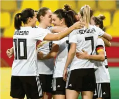  ?? Foto: Witters ?? Die deutschen Frauen jubelten zwei Mal gegen Belgien. Es hätten aber auch einige Treffer mehr sein können.