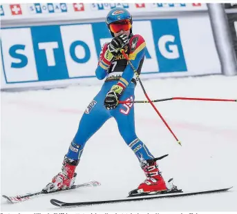  ??  ?? Fast verlegen: Mikaela Shiffrin rettete sieben Hundertste­lsekunden Vorsprung ins Ziel