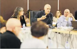  ?? (Photos Dominique Leriche) ?? Une fois n’est pas coutume, le maire Ferdinand Bernhard n’a guère élevé la voix, mercredi soir, lors du conseil municipal.