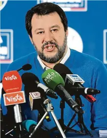  ?? FOTO REUTERS ?? Tady to nevyšlo, ale... Šéf krajněprav­icové Ligy Matteo Salvini hovoří na tiskové konferenci po vyhlášení výsledků voleb v Emilii-Romagni.