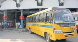  ?? MANOJ DHAKA/HT ?? ■School buses were deployed by the transport department to ferry passengers in wake of the roadways protest, at Rohtak on Friday.