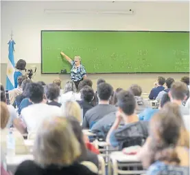  ?? ?? Ajuste. Jubilados docentes de las universida­des, también afectados.