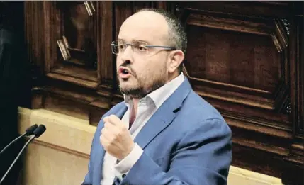  ?? GUILLEM ROSET / ACN ?? Alejandro Fernández durant la seva última intervenci­ó al Parlament