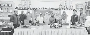  ??  ?? KENANGAN: Bergambar bersama (dari kiri) Mohd Syafiq Abd Rahim, Jupri Jamali, Arman Amboalang, Suhaeymi Yusri, Ernisa Fadhilah Anorpaia, Julianah Jimin, Maslinah Arifin, Hariany Hamzah, Sabran Shah dan Maulana Jamal.