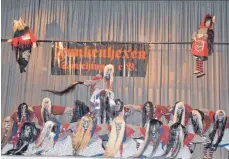  ?? FOTO: ROITH ?? Die Schragenhe­xen aus Hechingen tanzten einen Hexentanz.