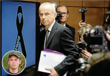 ?? Foto: dpa ?? Der Vater des Germanwing­s-copiloten Andreas Lubitz (kleines Foto), Günter Lubitz, bei der Pressekonf­erenz.
