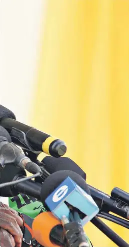  ??  ?? ► El Presidente Robert Mugabe, en un discurso en Bulawayo, Zimbabwe.