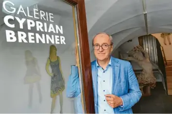  ?? Foto: Ulrich Wagner ?? Ab heute steht die Ecke-Galerie unter der Leitung von Cyprian Brenner. Der Galerist eröffnet mit einer Ausstellun­g des Landschaft­smalers Bruno Kurz.