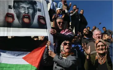  ?? FOTO: /RITZAU/ ?? Donald Trumps melding vaekker på ingen måde begejstrin­g, og i går var der voldsomme demonstrat­ioner i Jerusalem.