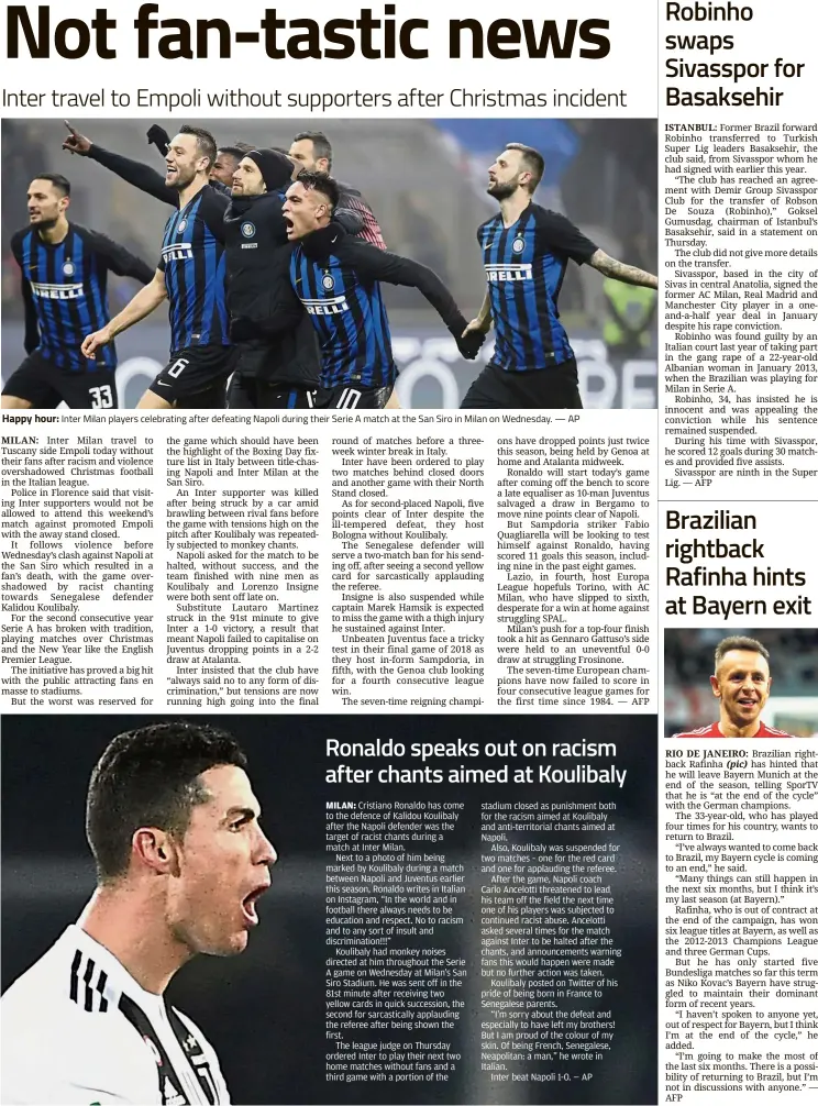  ?? — AP ?? Happy hour: Inter Milan players celebratin­g after defeating Napoli during their Serie A match at the San Siro in Milan on Wednesday.