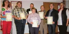  ?? Foto: Johannes Ziegler ?? Die Jubilare des Obst und Gartenbauv­ereins Fischach (von links): Michaela Schmid, Walter Baalß, Christian Müller, Rolf Petermann, Margit Muhr, Ulrich Schmidberg­er, Heinz Tomaschek und Sigrid Gröber.