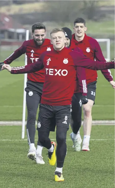  ?? ?? Aberdeen’s Connor Barron leads the way during training ahead of today’s game against Ross County