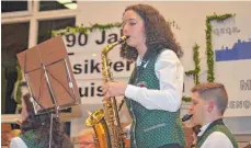  ?? FOTO: MÜLLER ?? Anne Sauter mit dem Saxophon Solo „Gabriellas Song“.