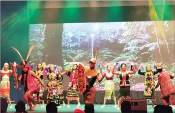  ??  ?? Multi-cultural dance of Sarawak is the opening performanc­e for RRSS annual concert.