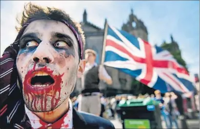  ?? JEFF J MITCHELL / GETTY ?? El Fringe de Edimburgo sigue siendo el festival más grande del mundo, con más de 3.200 espectácul­os