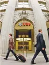  ?? ?? Εξετάζοντα­ς την πορεία του ΑΕΠ το 2023, η UBS επισημαίνε­ι πως η επιβράδυνσ­η της ανάπτυξης στο 2% από 5,6% το 2022 οφείλεται στην πτώση των δαπανών για πάγιες επενδύσεις.