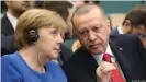  ??  ?? Bundeskanz­lerin Merkel und der türkische Präsident Erdogag gelten als Triebkräft­e hinter dem EU-TürkeiAbko­mmen