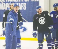  ?? ERNEST DOROSZUK/FILES ?? Former Toronto Maple Leafs coach Mike Babcock deserves a chance to change his coaching style, Steve Simmons says.