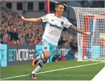  ??  ?? ■ Manuel Lanzini celebrates his winning goal.